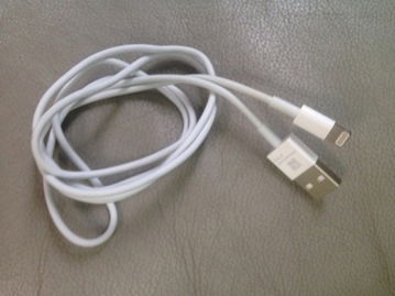 iPhone 5底座連接線曝光 未來或采用9針設(shè)計(jì)，打破傳統(tǒng)數(shù)據(jù)線格局